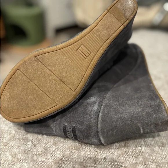 Toms Desert Suede Wedge Boots. Size 9 - Picture 5 of 5